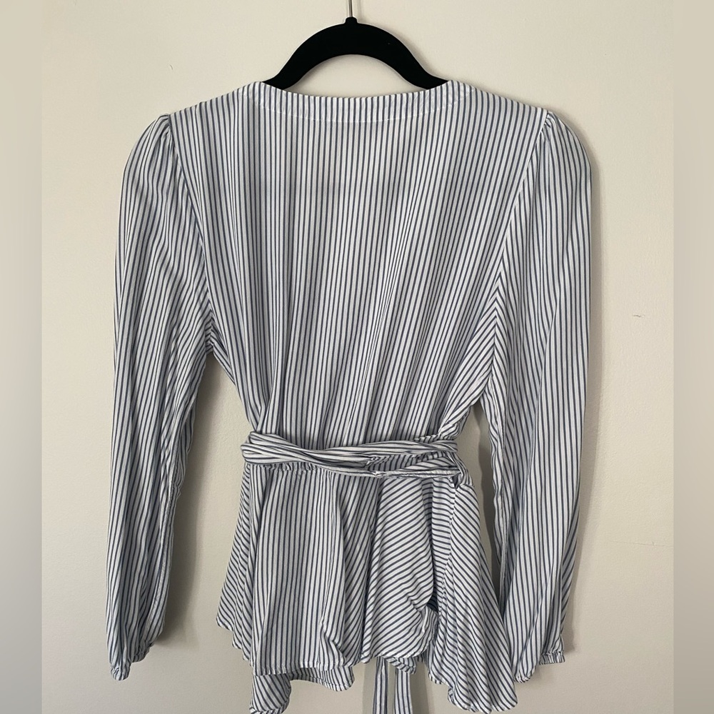 Loft wrap top - Picture 3 of 5